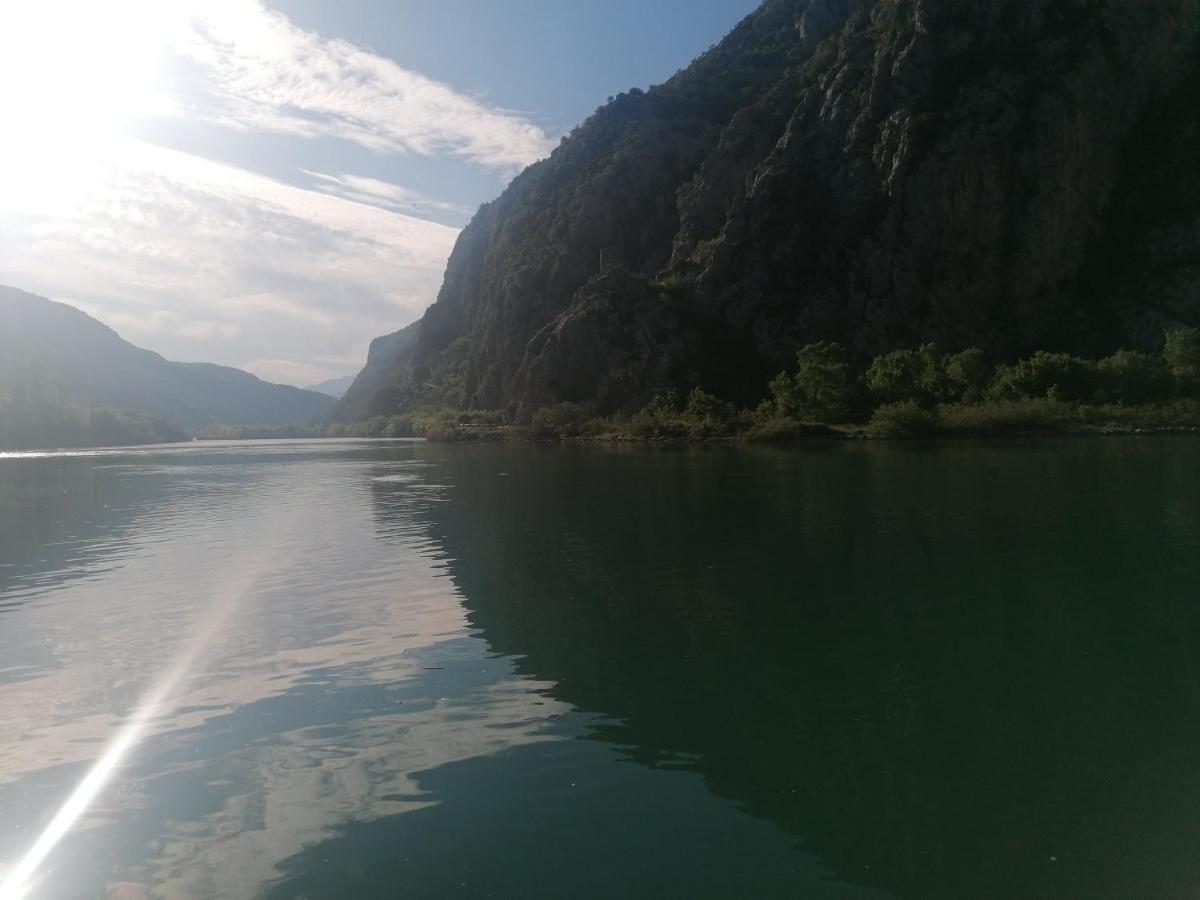 Apartment Sodan 72 Omiš Buitenkant foto