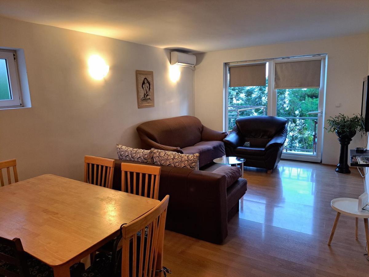 Apartment Sodan 72 Omiš Buitenkant foto